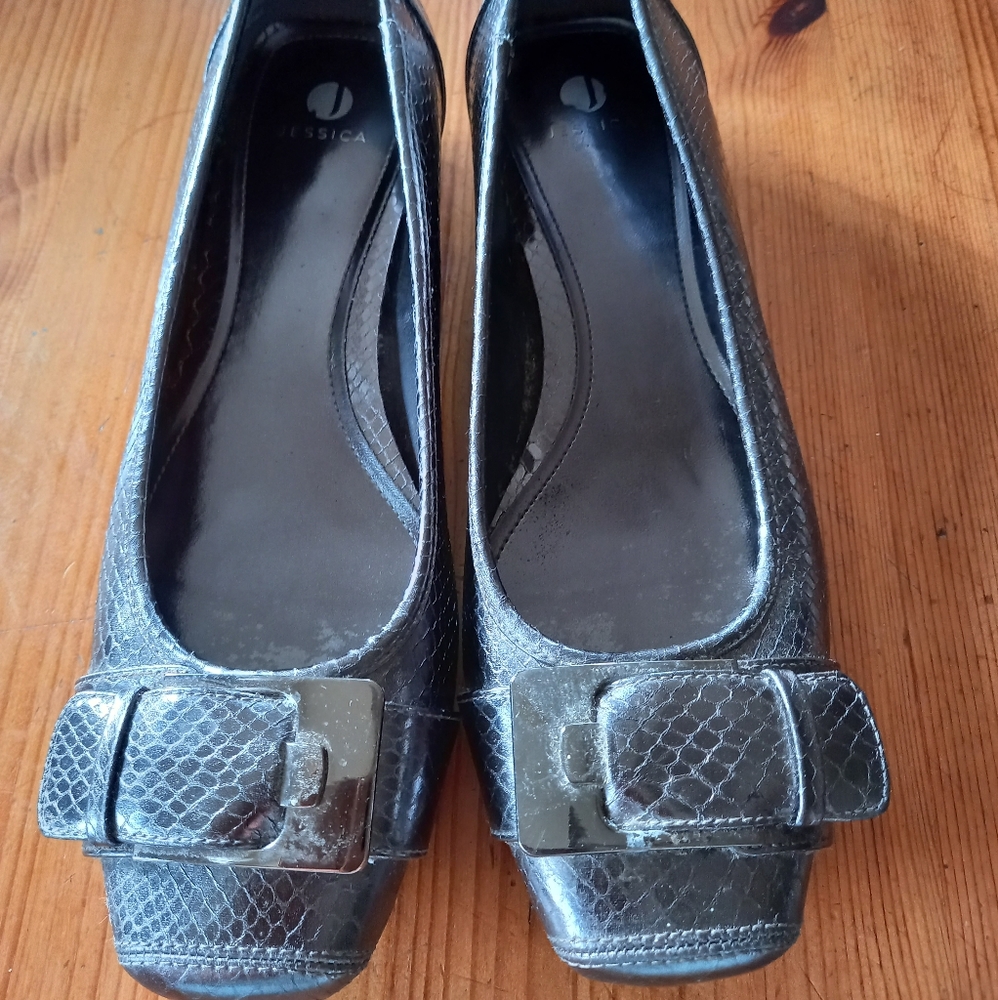 Jessica Sears Shoes ‐ Flats with metal accent